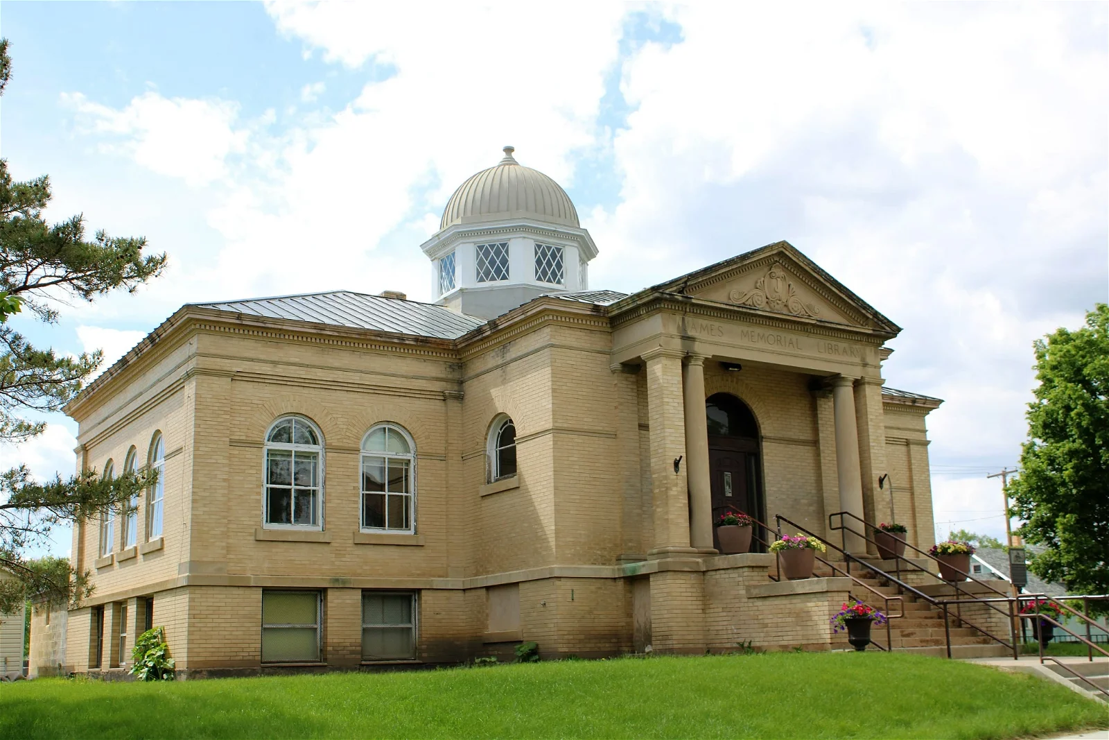 The James Memorial Art Center