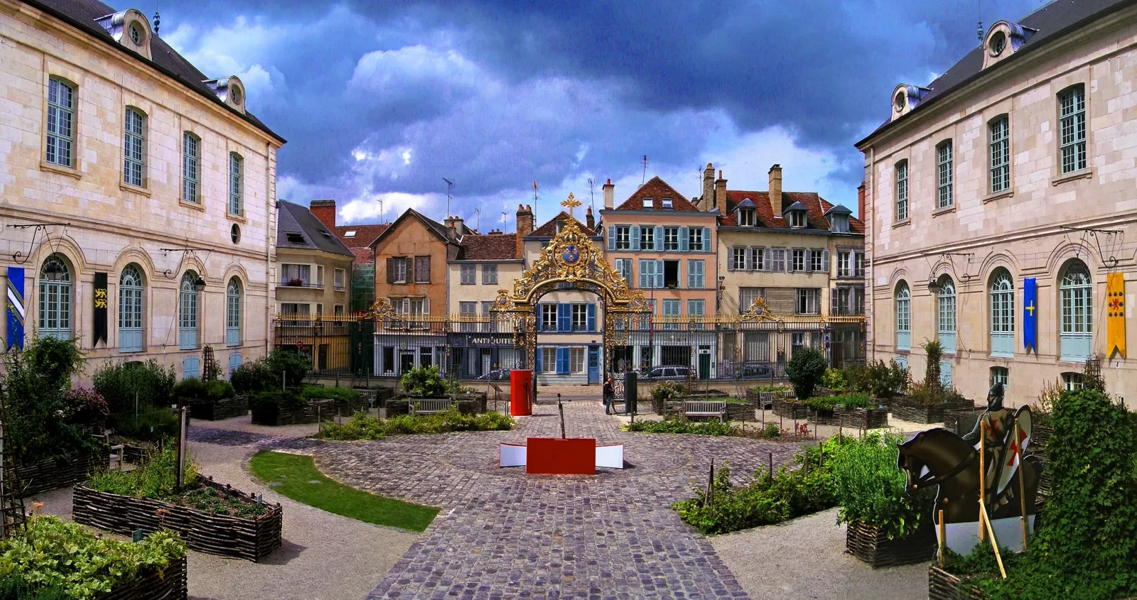 Hôtel-Dieu-le-Comte