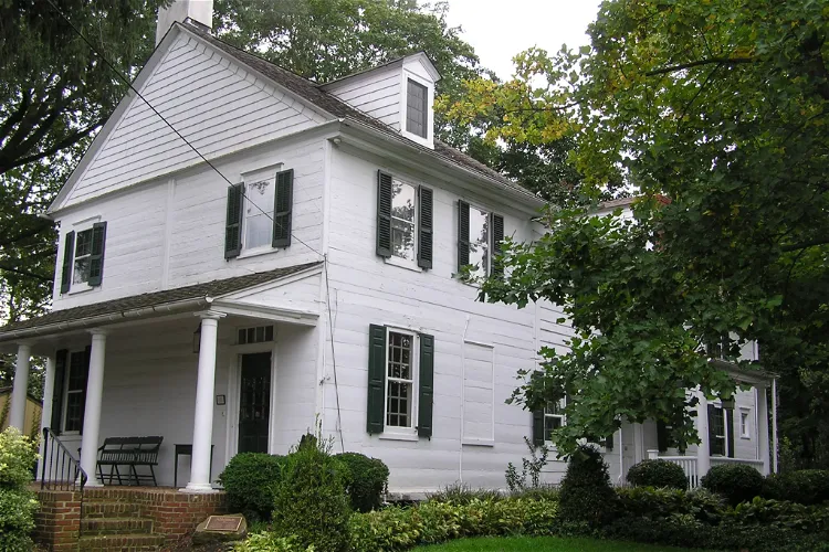 Smith-Cadbury Mansion