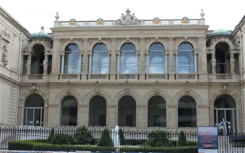 Library Museum d'Art