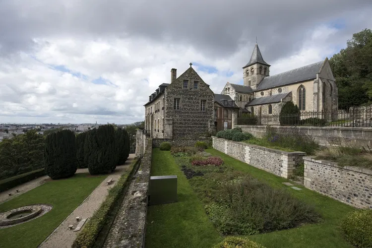 Abbaye de Graville