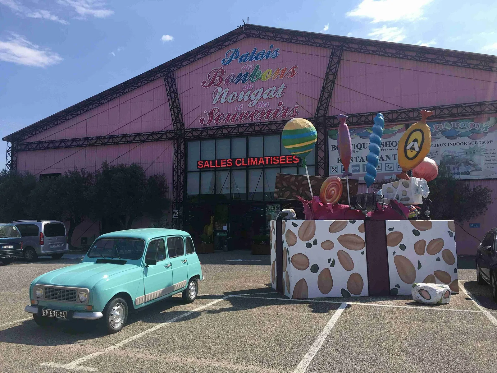 Palais des Bonbons du Nougat et des Souvenirs