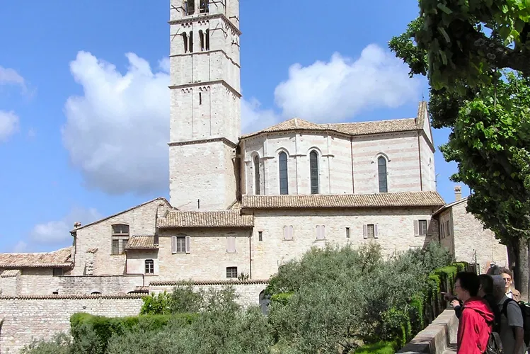 Basilika Santa Chiara (Assisi)