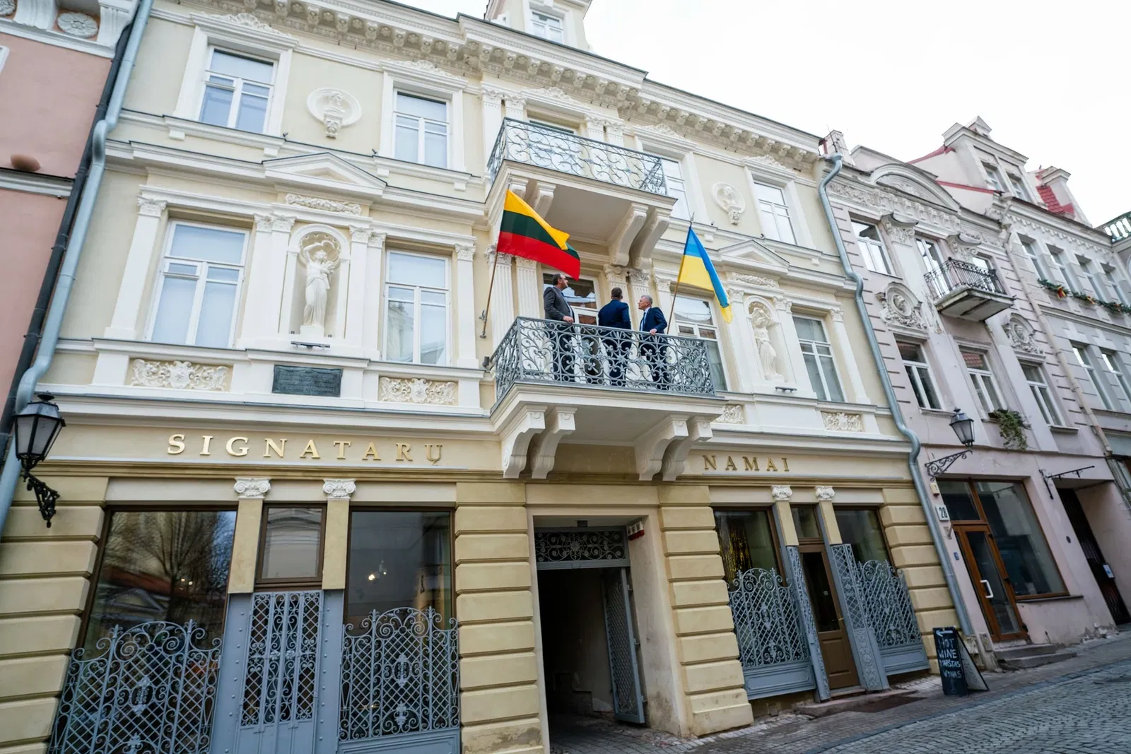 The House of Signatories