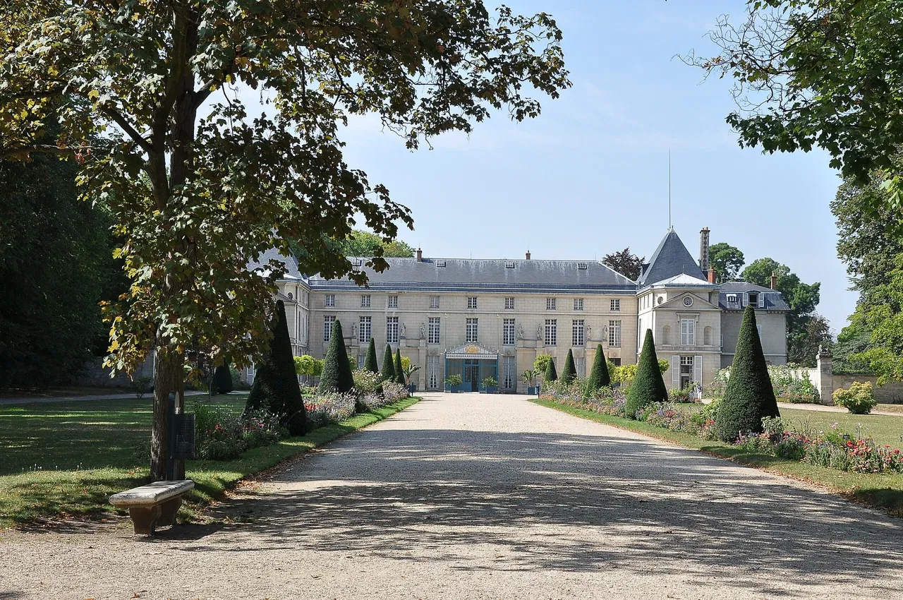 Sluts in Rueil-Malmaison