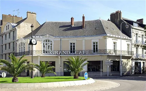 Le Grand Café