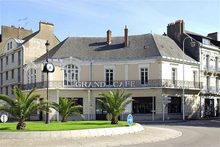 Le Grand Café