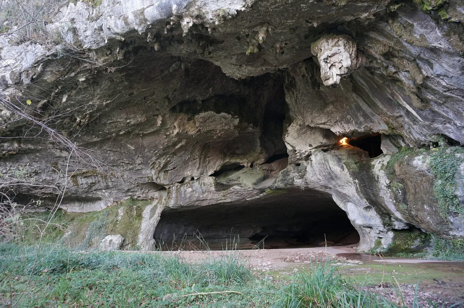 Caves of Sare