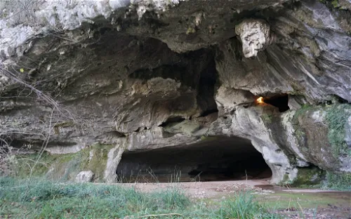 Caves of Sare