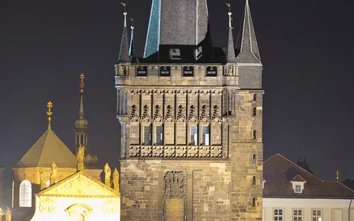 Torre del puente de la ciudad vieja