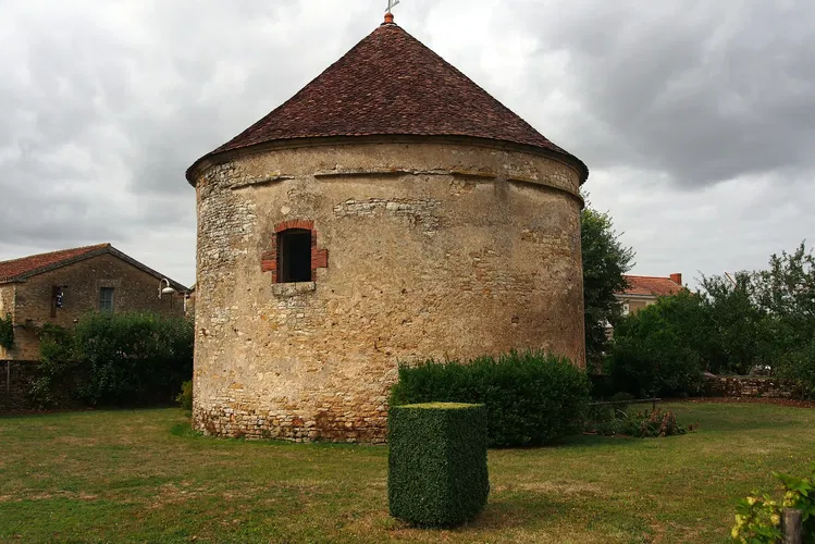 Donjon de Bazoges
