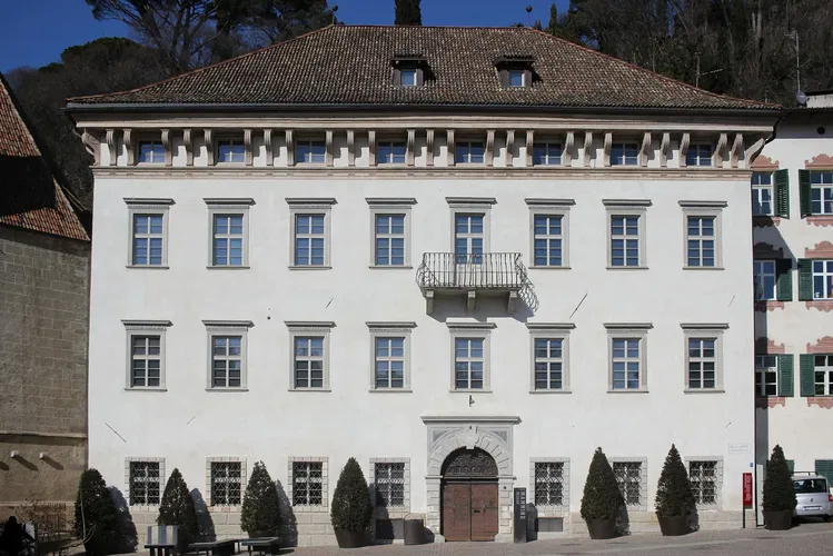 Palais Mamming Museum