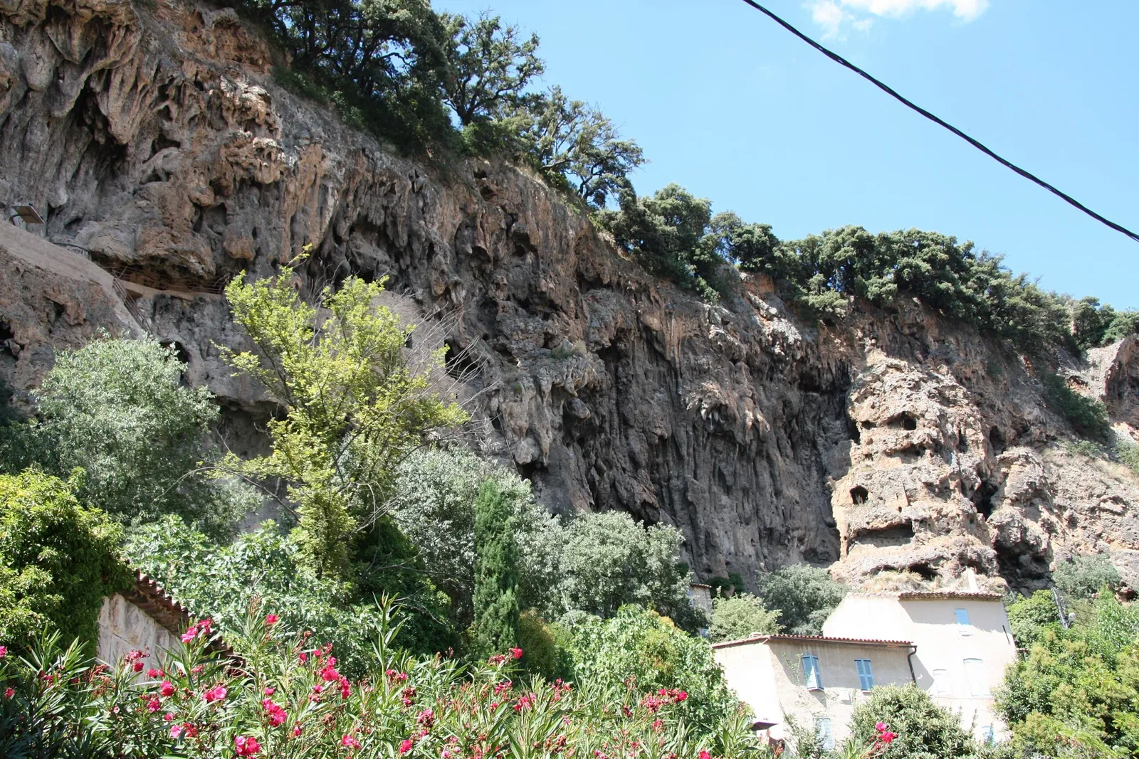 Rocher et Grottes Troglodytes