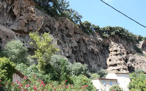 Rocher et Grottes Troglodytes