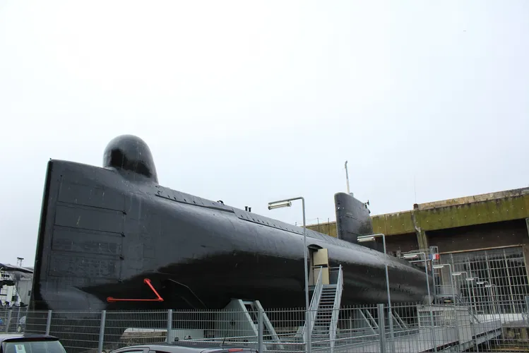The Submarine Flore-S645 and its Museum