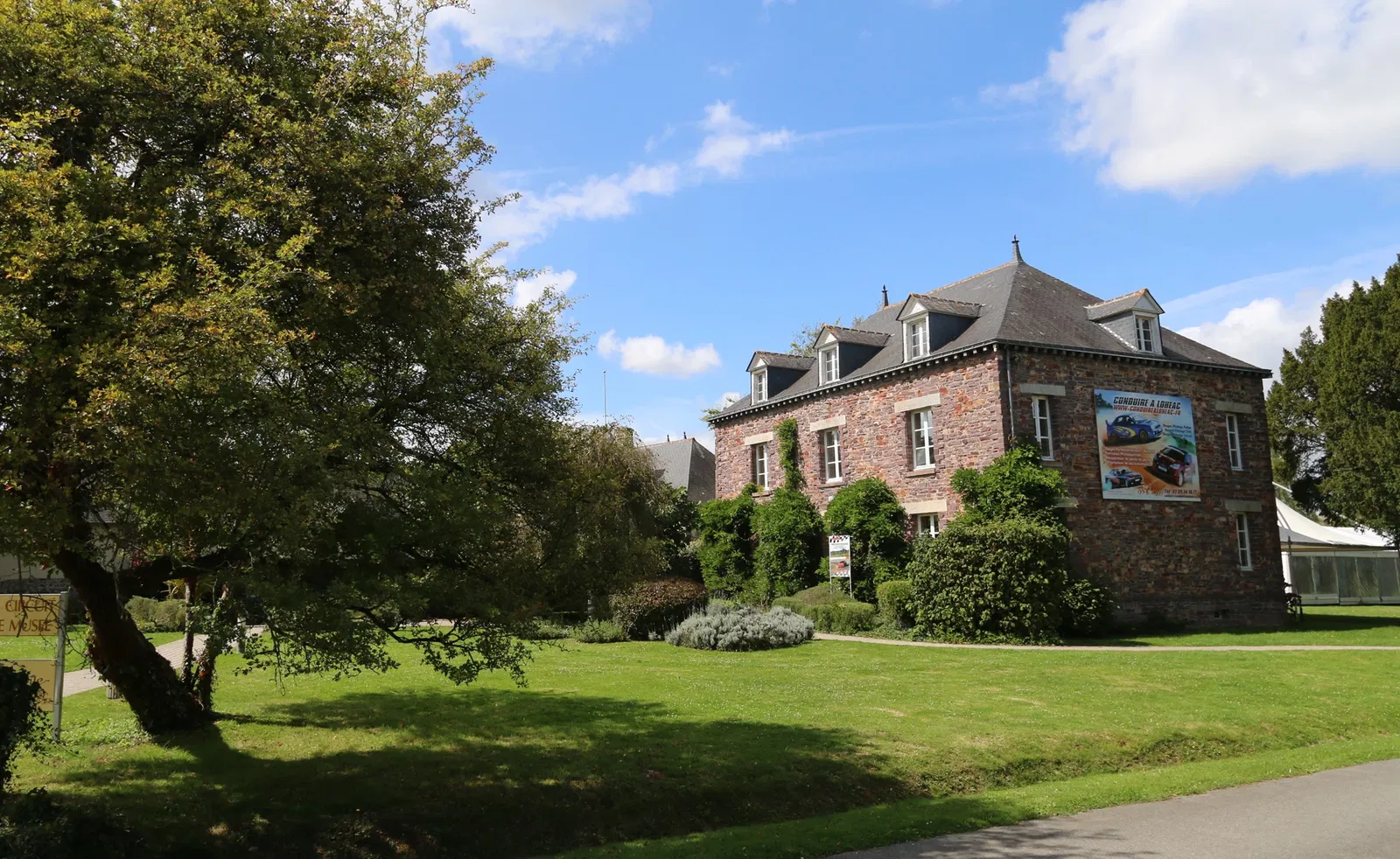 The Manor of the Automobile