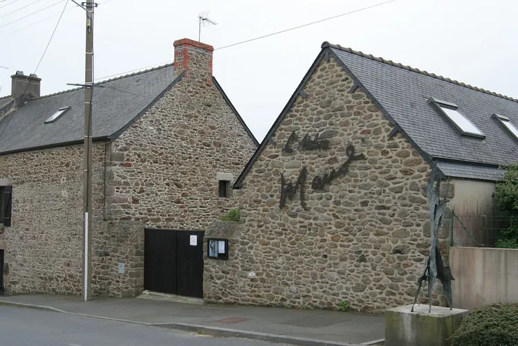 Manoli Museum and Sculpture Garden