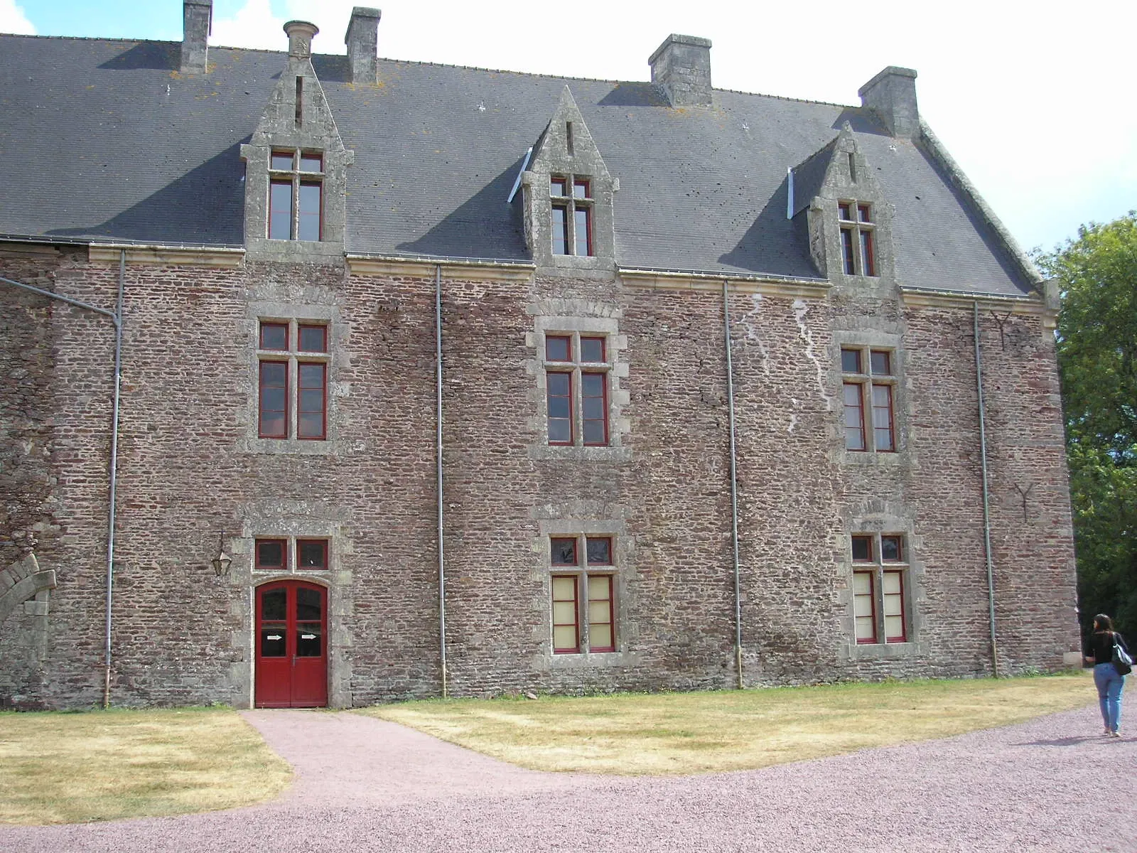 Comper Castle (Concoret) - Visitor Information & Reviews