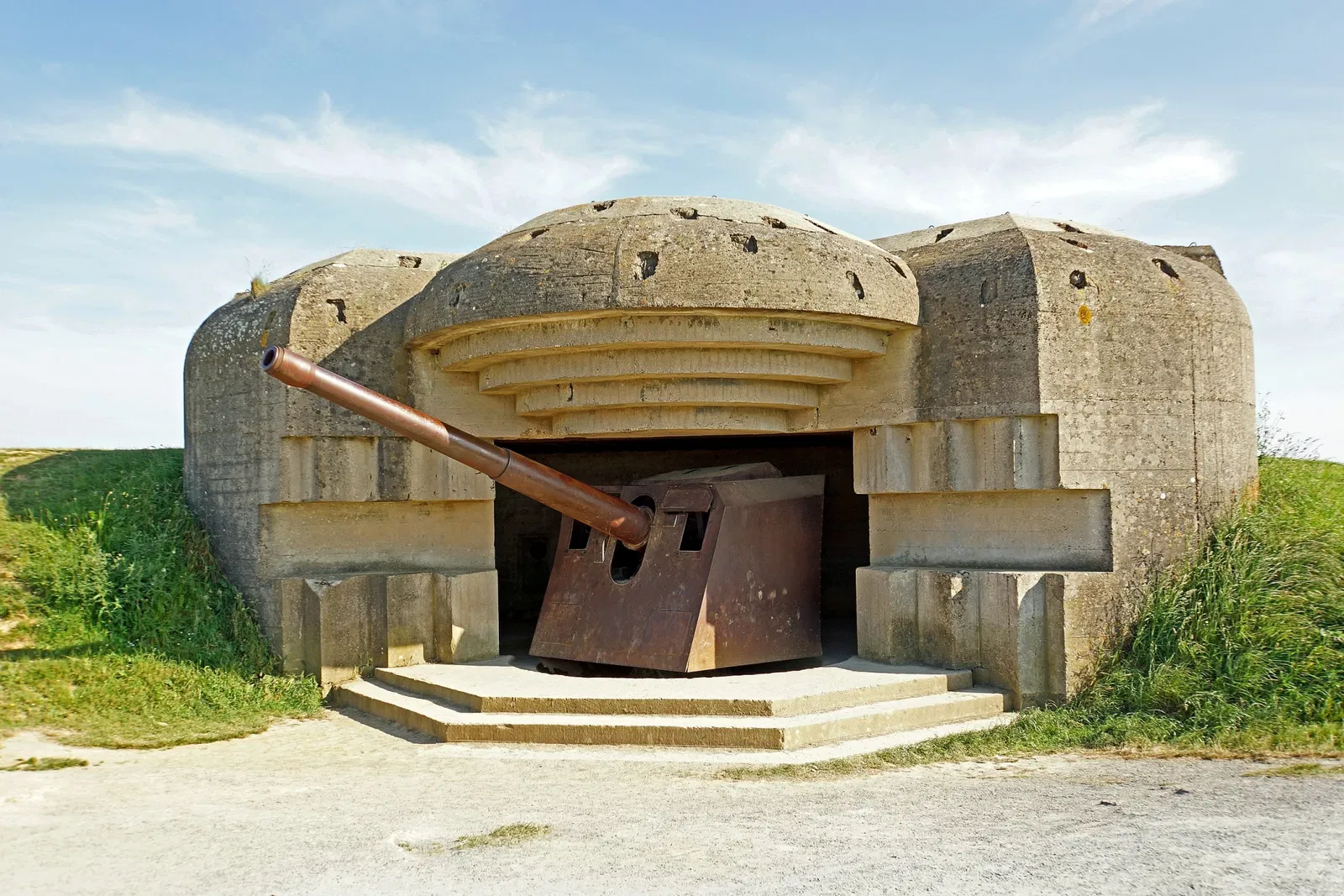 Longues-sur-Mer battery