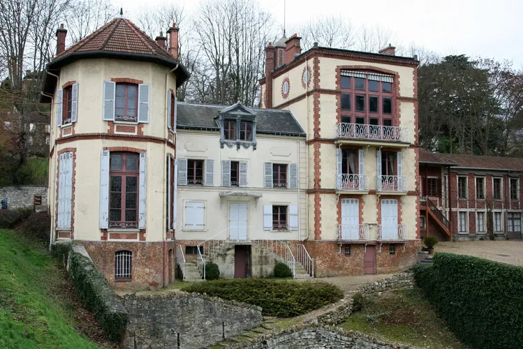 Zola House