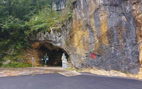 Caves of Isturitz and Oxocelhaya