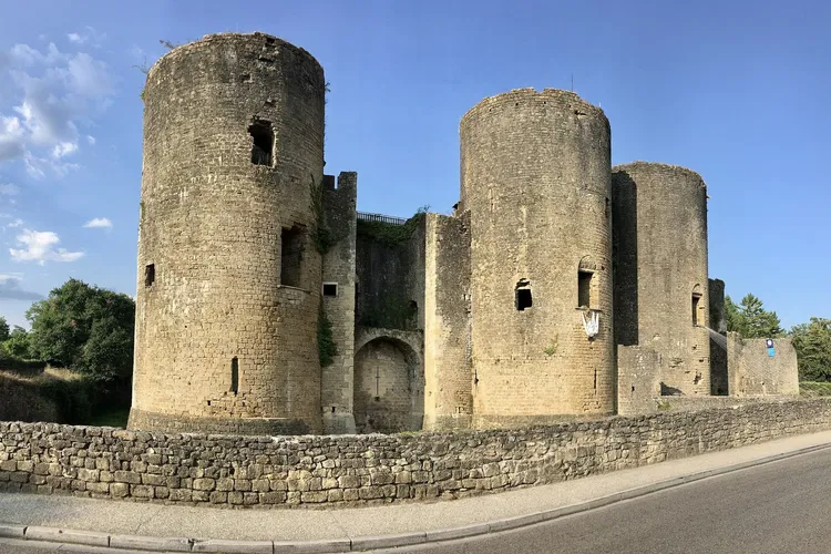 Château de Villandraut