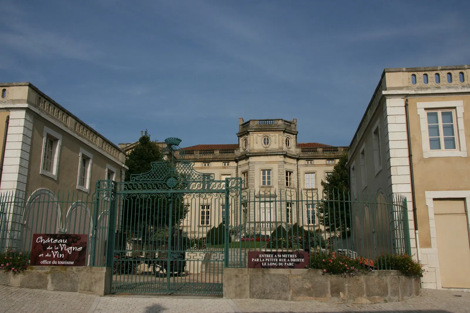 Château de Boën Musée des Vignerons du Forez