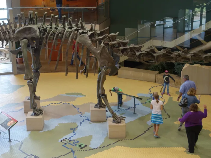 Di Utah Utah Field House of Natural History State Park Museum (Vernal ...