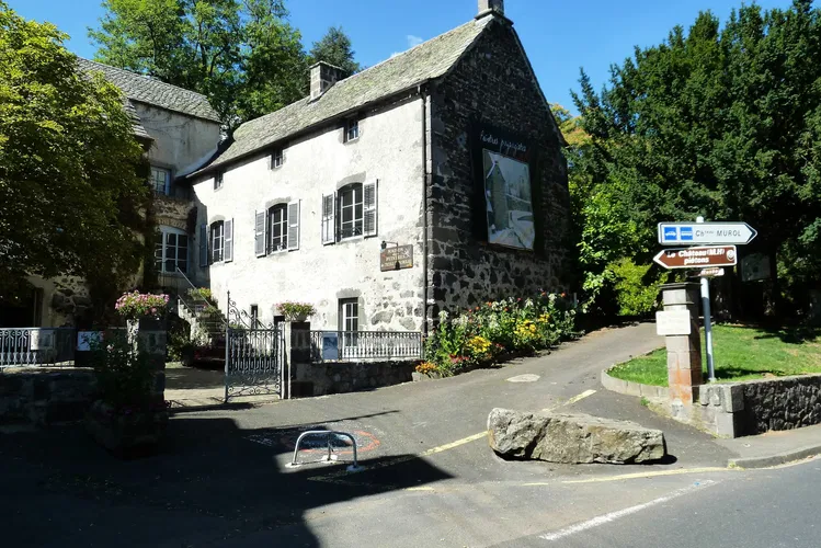 Painters Gallery of School Murols