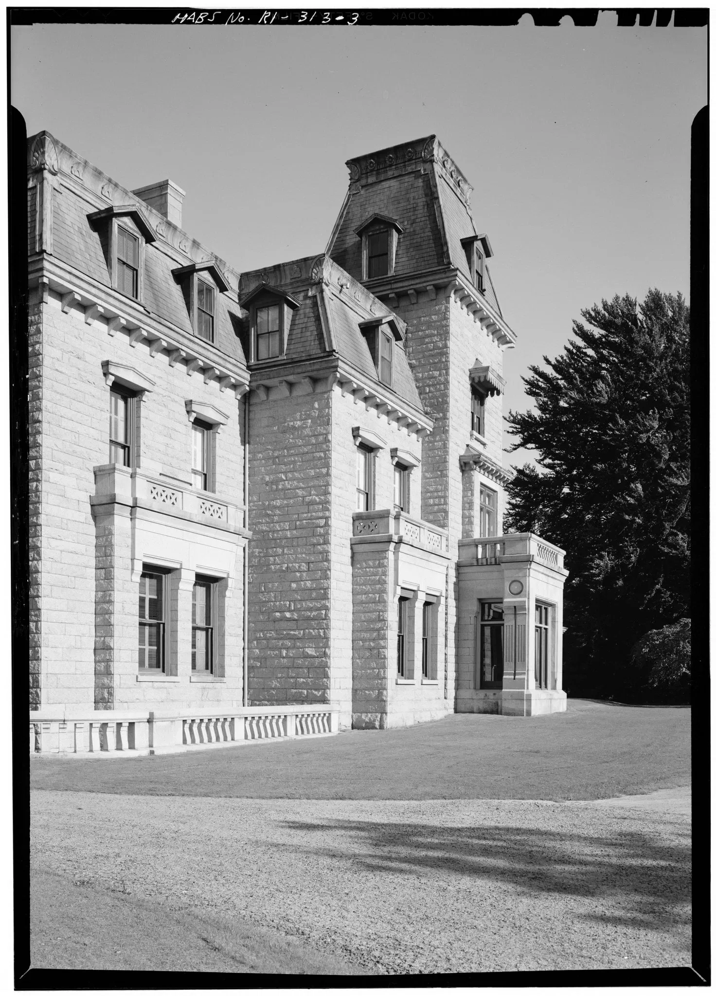 Chateau-sur-mer Mansion