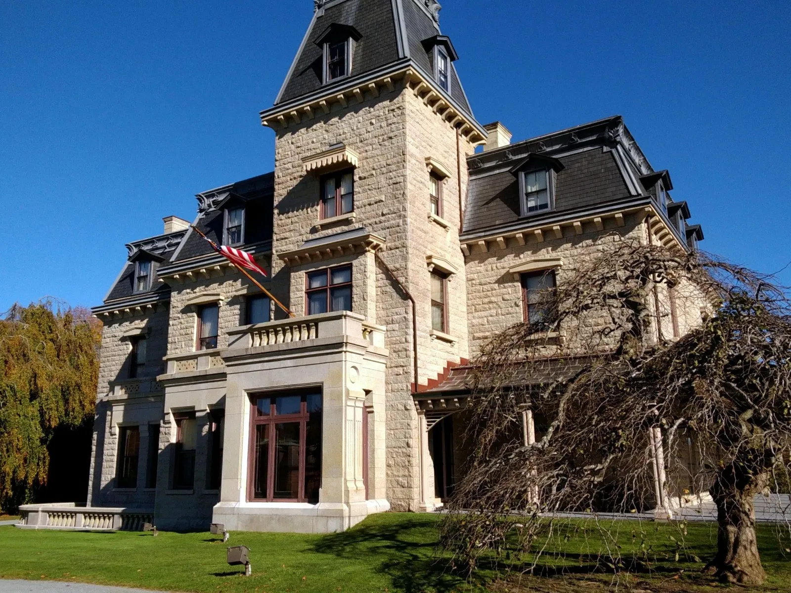 Chateau-sur-mer Mansion