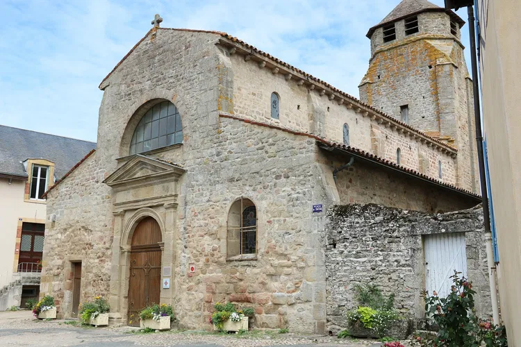 Église Romane Saint-Jean-Baptiste