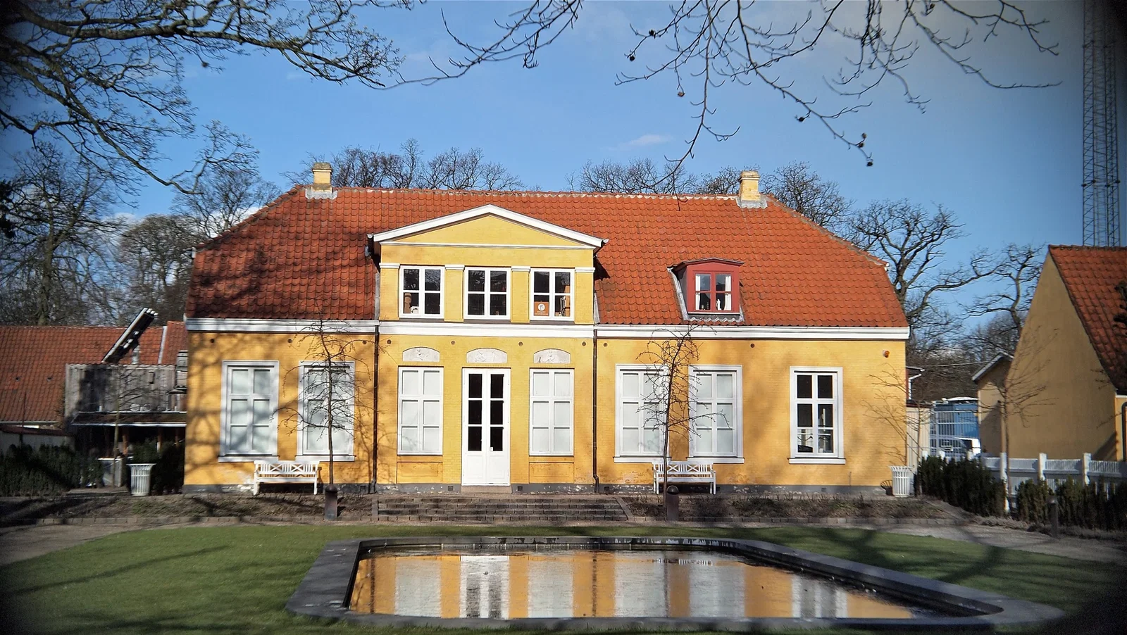 Alhambra Museet For Humor Og Satire