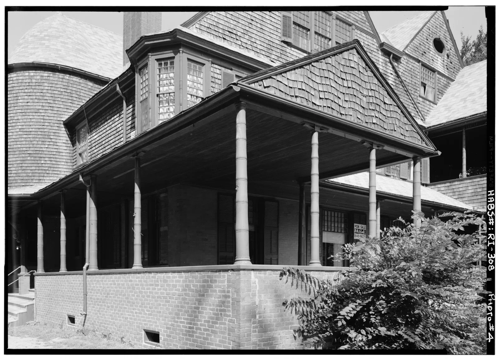 Isaac Bell House