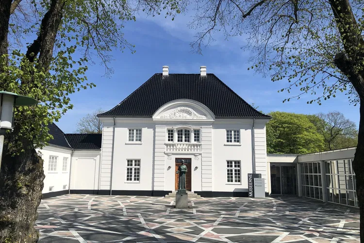 Art Museum