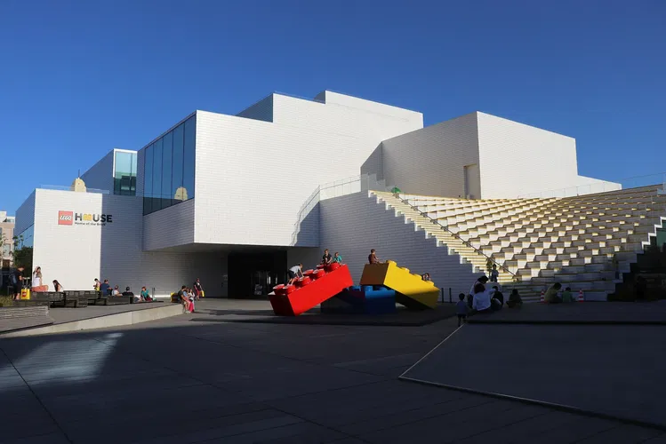 Lego House