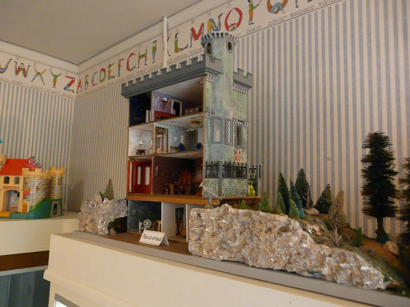 Denver Museum of Miniatures, Dolls and Toys