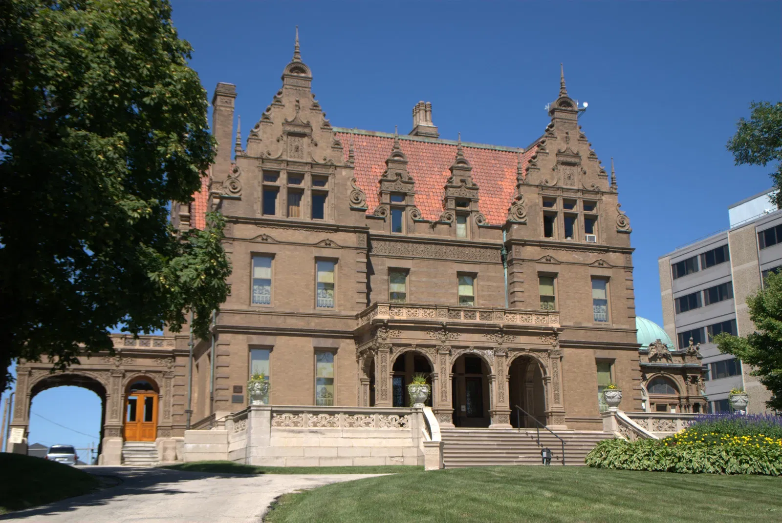 Captain Frederick Pabst Mansion