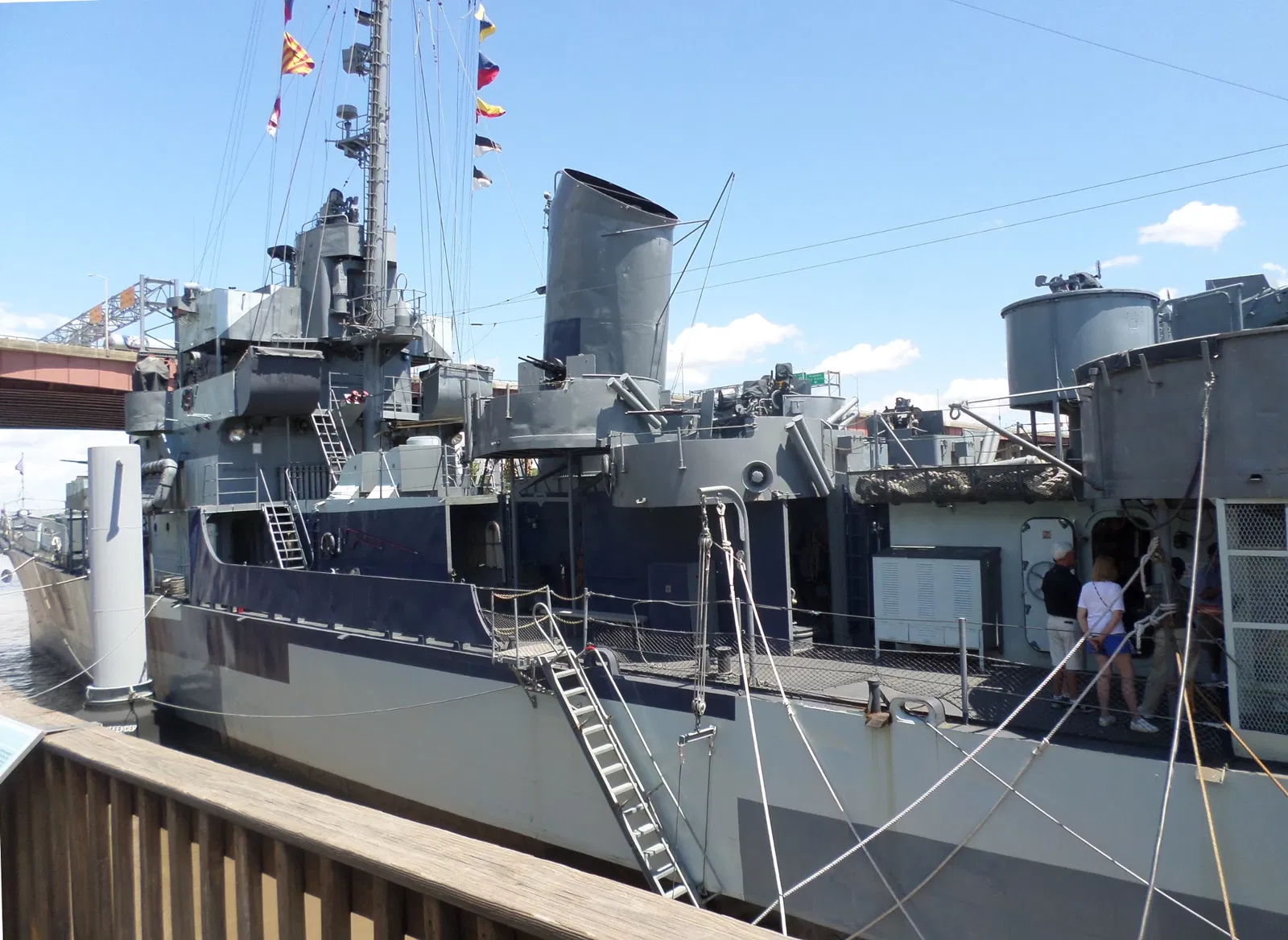 USS  Slater  (DE-766)