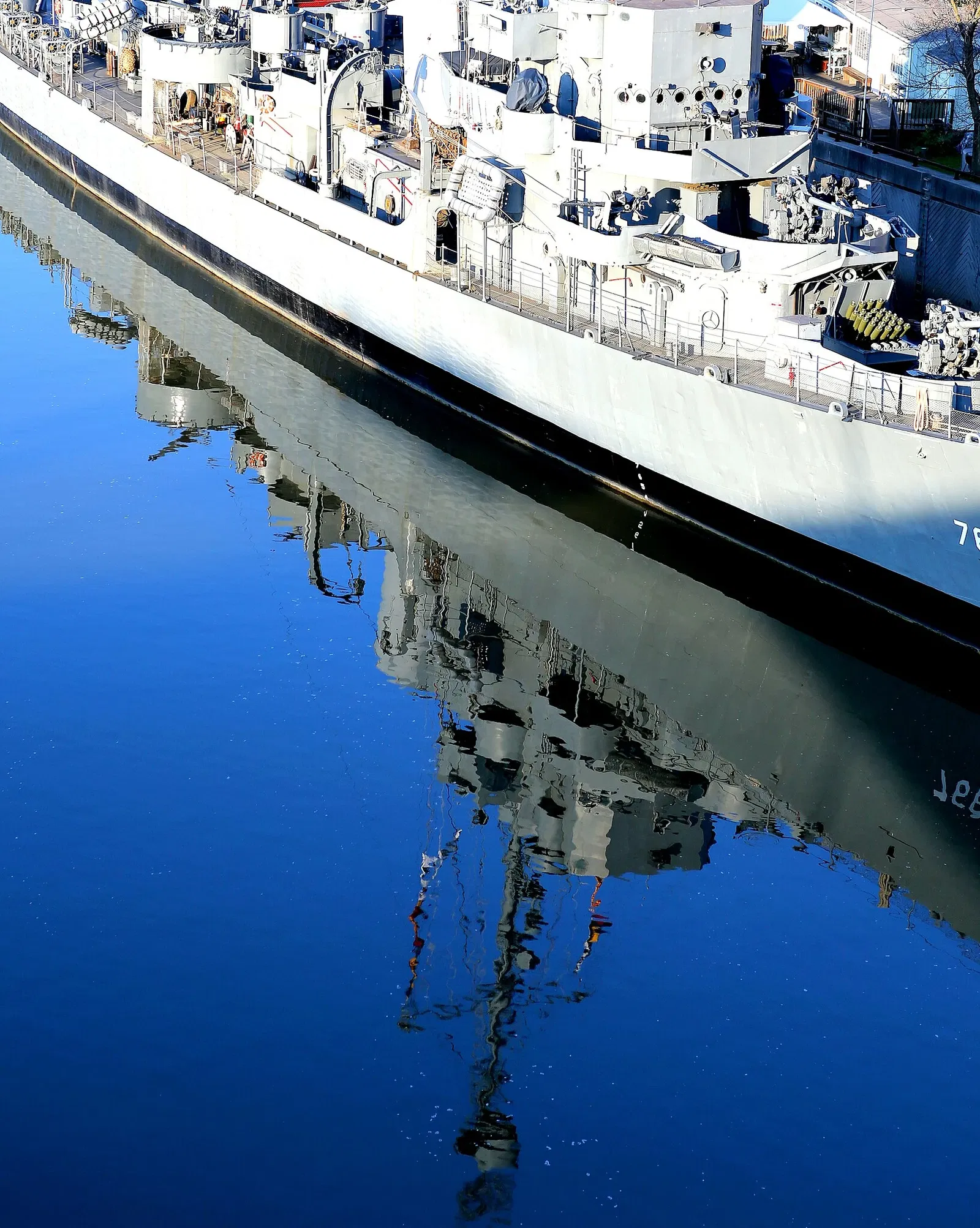 USS  Slater  (DE-766)