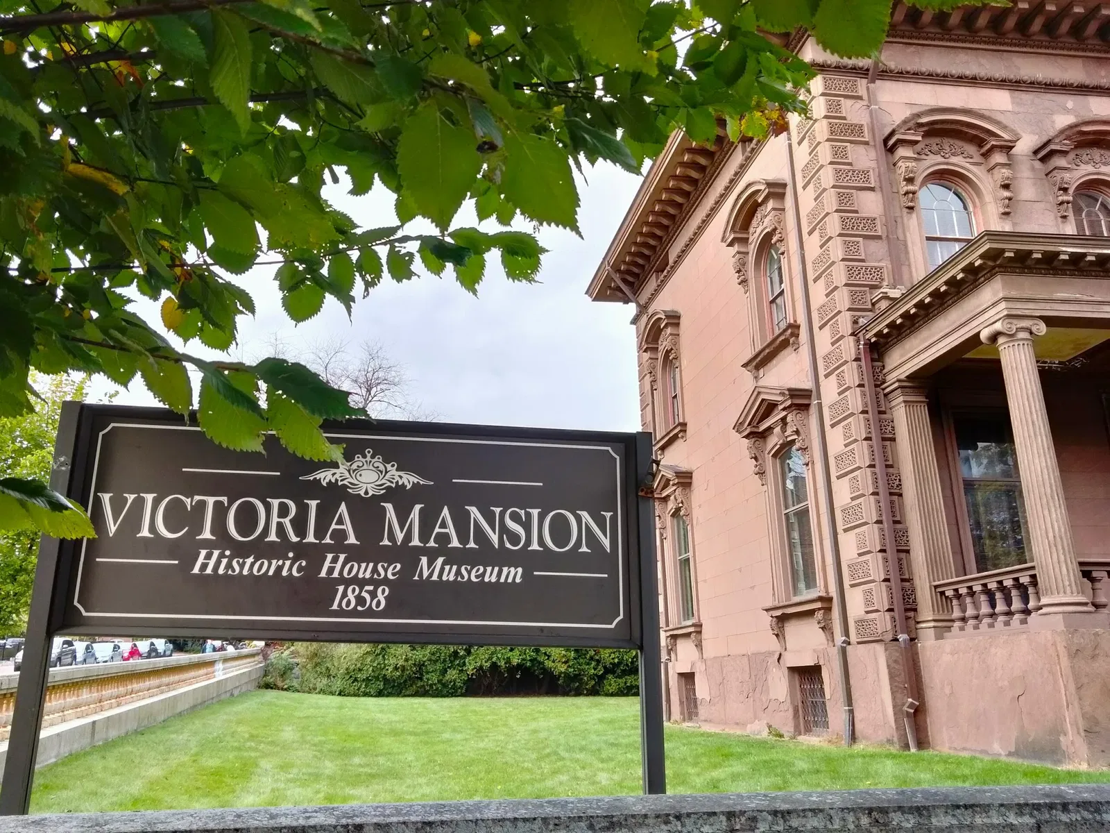 Victoria Mansion