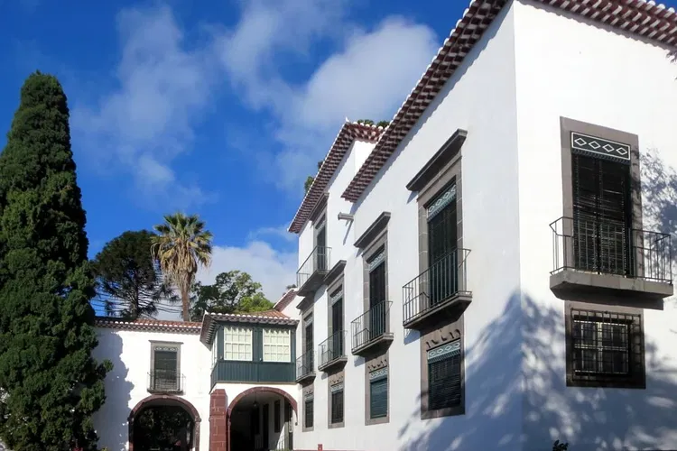 Manor Estate of the Crosses Museum (Quinta das Cruzes)