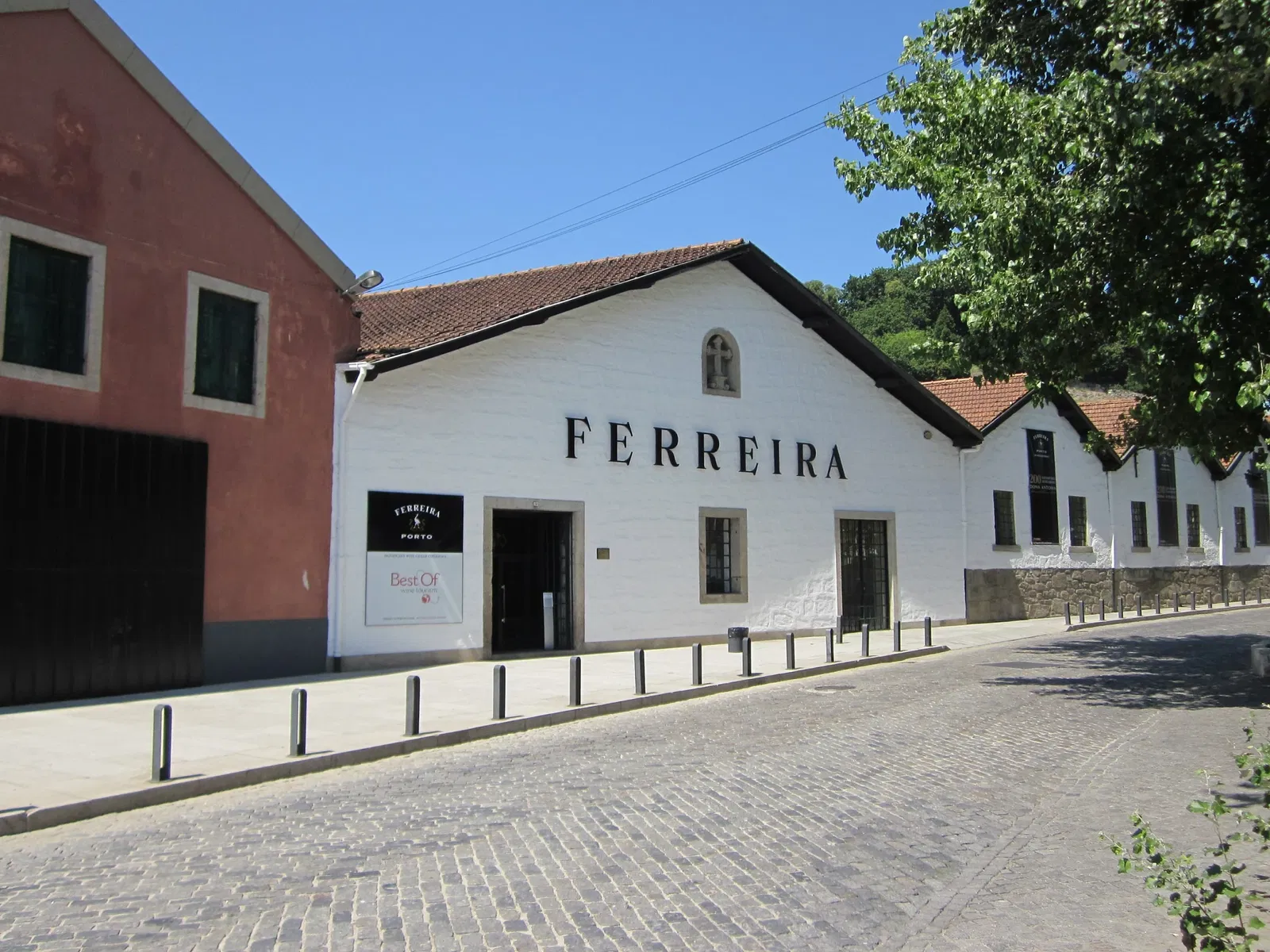 Caves Ferreira