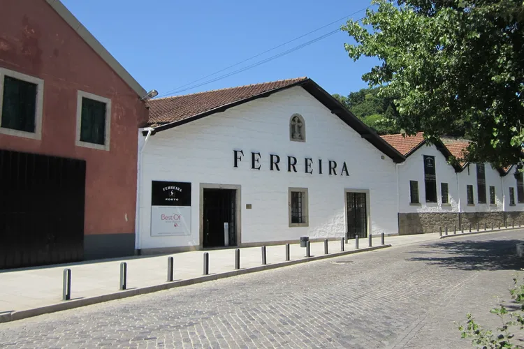 Caves Ferreira