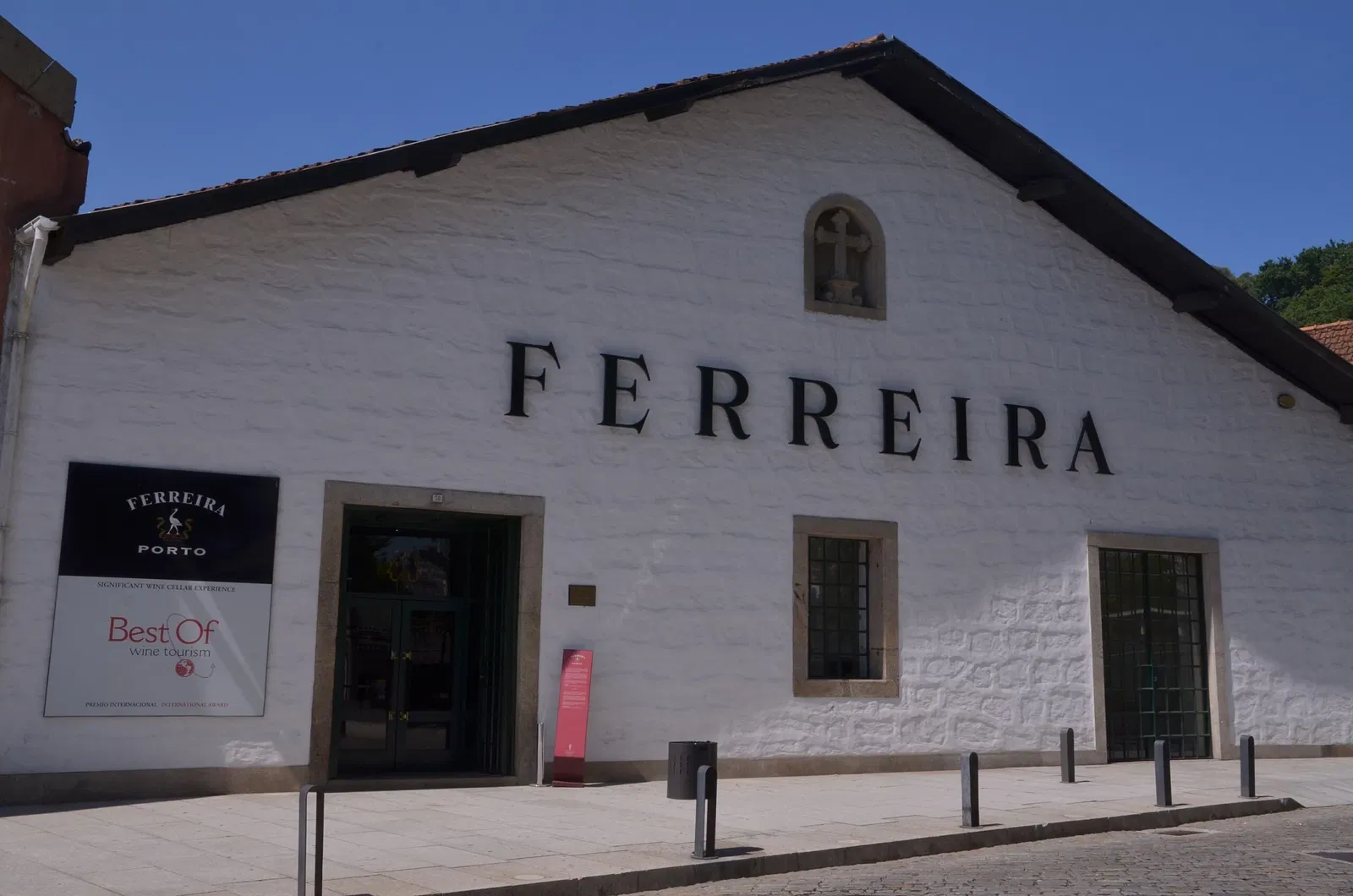Caves Ferreira