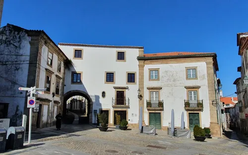 Casa do Arco do Bispo