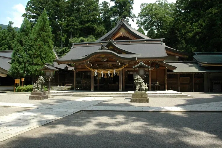 Shirayama Hime Jinja Shrine