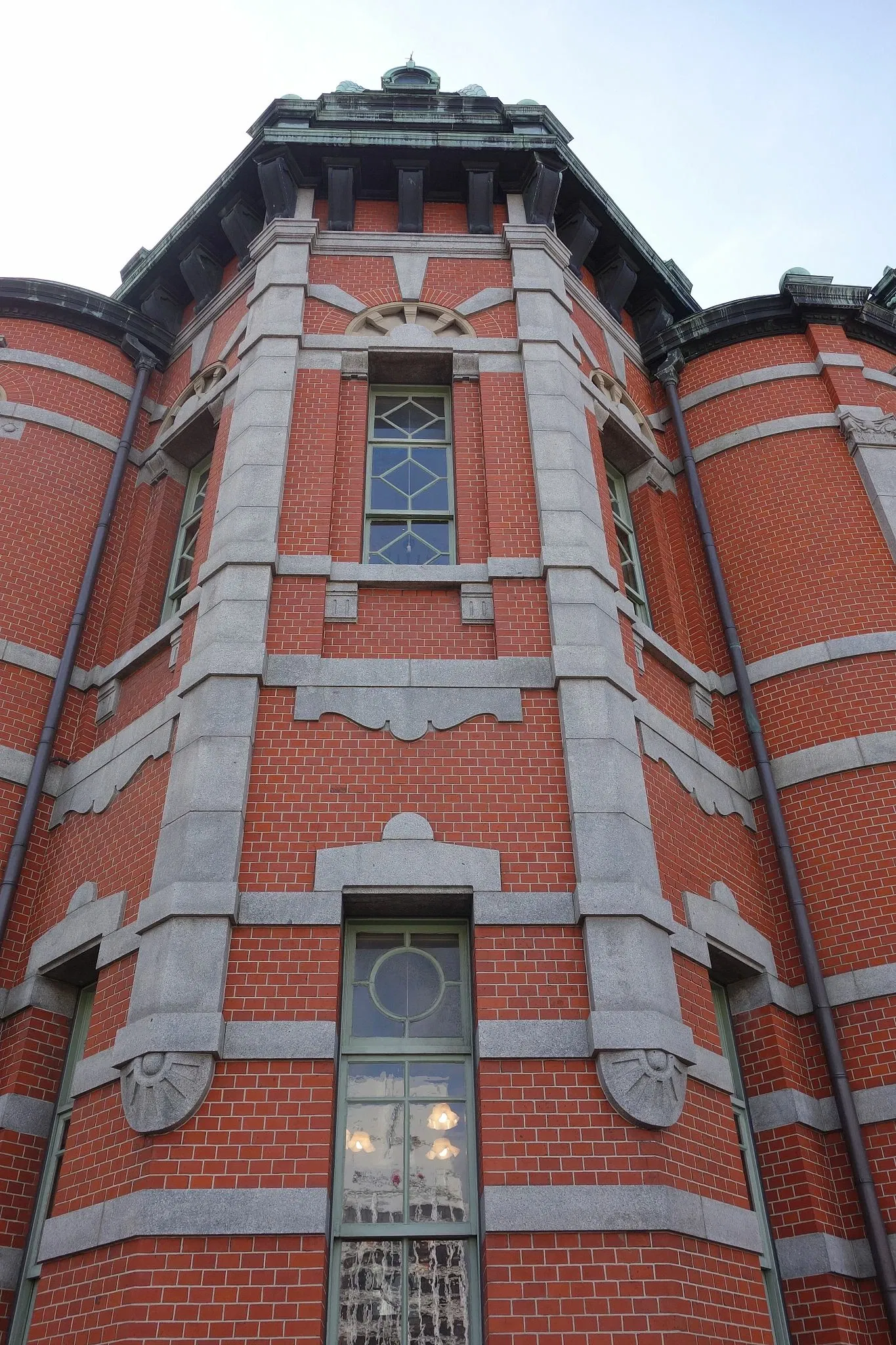 Fukuoka Akarenga Cultural Center