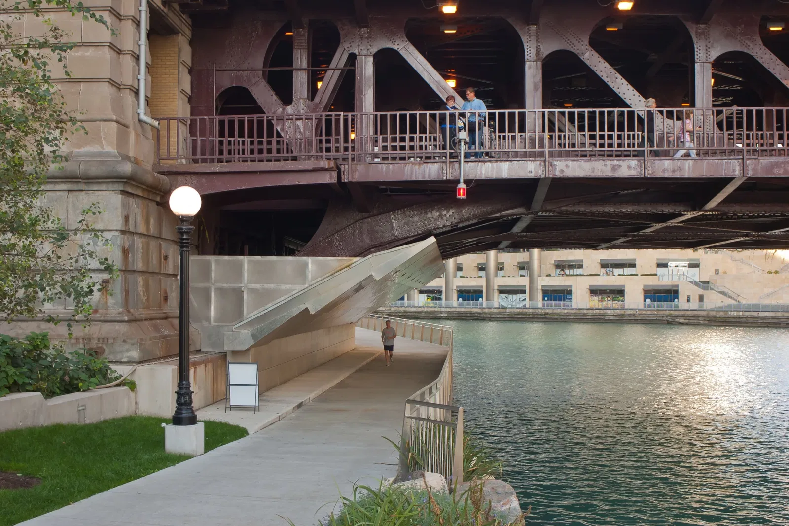 Mccormick Bridgehouse & Chicago River Museum