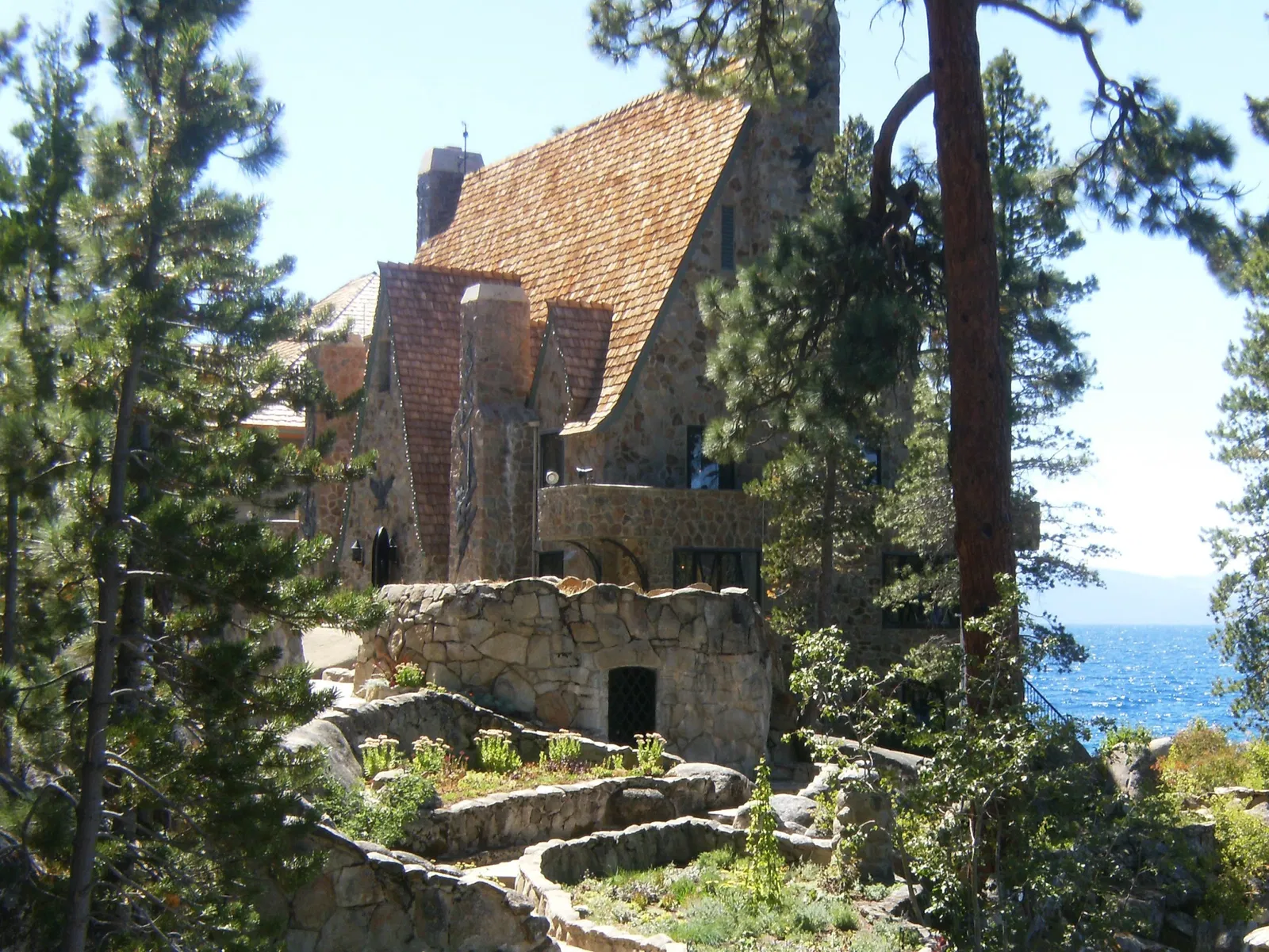 Thunderbird Lodge